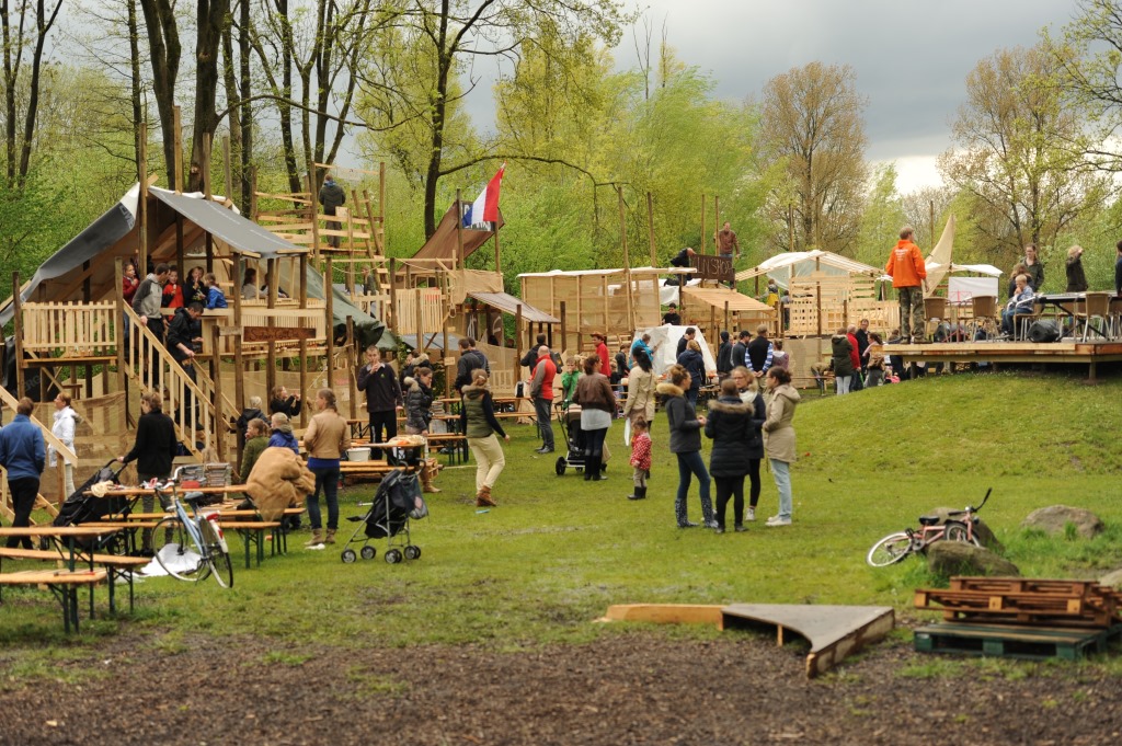 De opening van de Meiweek 2015